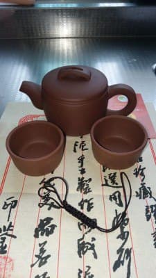 photo 2021 02 08 19 39 06 Исинский чайник ручной работы Хань Ва Ху (Ханьский исинский чайник) + 2 чашки в подарок