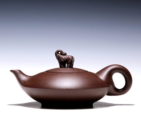 Китайский чайник из исинской глины со слоном