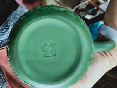 исинский чайник Си Ши Резной Дракон ручной работы с резьбой 04 Коллекционный исинский чайник Си Ши Резной Дракон ручной работы с резьбой, зеленая глина бэншань люй ни