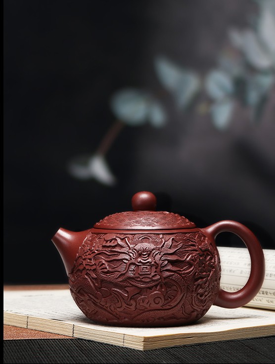 исинский чайник си ши ручной работы с резьбой 17 Коллекционный исинский чайник си ши ручной работы с резьбой, черная глина хей ни, 4 чашки